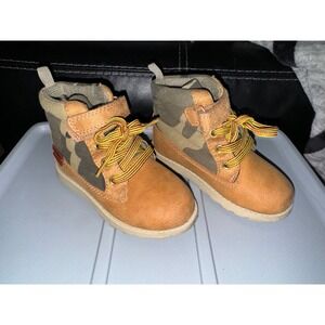 Carter's‎ Tan/Camo Print Boots 8c EUC